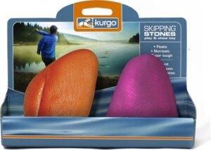 Kurgo Toy Skipping Stones Unieke, duurzame speeltjes in de vorm van platte stenen, ontworpen om over water te stuiteren. Gemaakt van gifvrij, stevig materiaal.