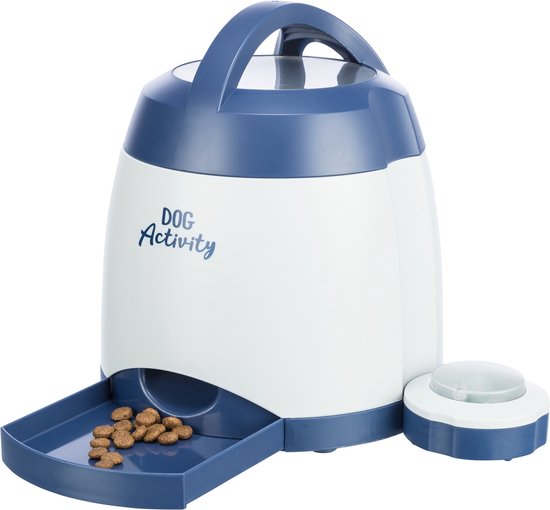 Daag het brein van je hond uit met de Trixie Memory Trainer Deze interactieve voerdispenser van Trixie stimuleert zowel het denkvermogen als het geduld van je hond. Zodra je hond op de afstandsbediening drukt, rolt er een beloning uit de automaat. Ideaal voor mentale stimulatie en verveling tegen te gaan!